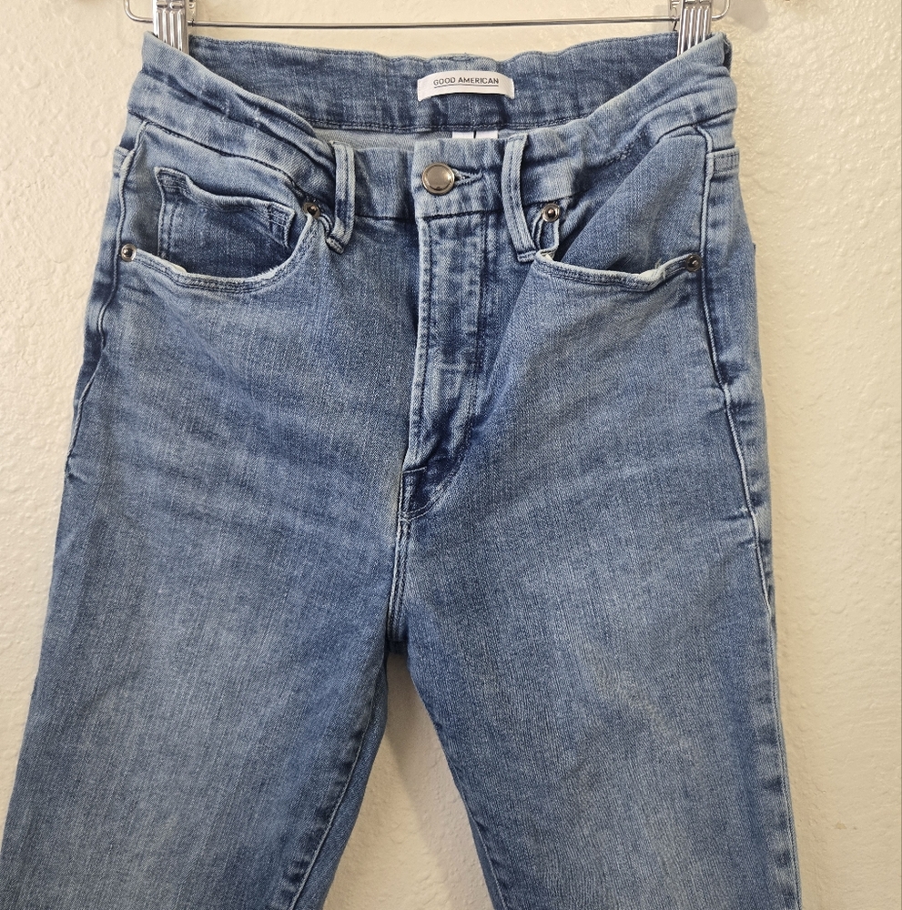 Good American Blue Boyfriend Jeans with Lived-In Look